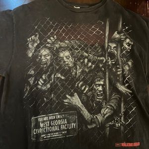 Amc the walking dead zombie t shirt size L